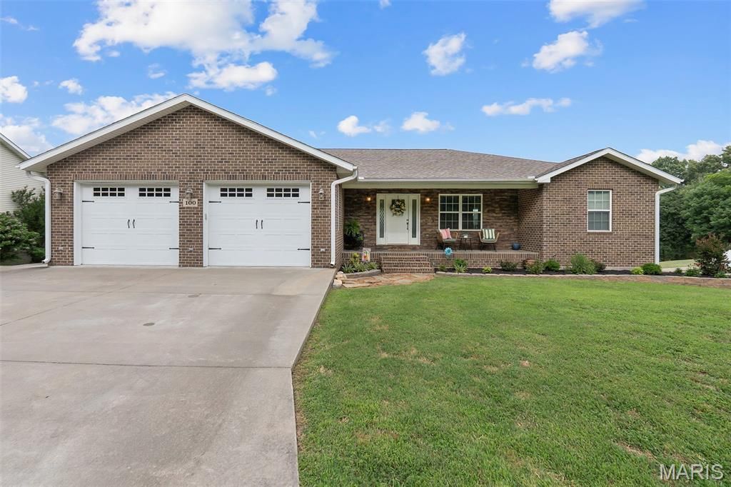Image 1 of property listing at 100 Stull Drive, Benton, MO 63736