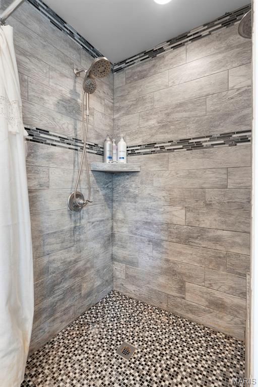 Image 15 of property listing at 100 Stull Drive, Benton, MO 63736