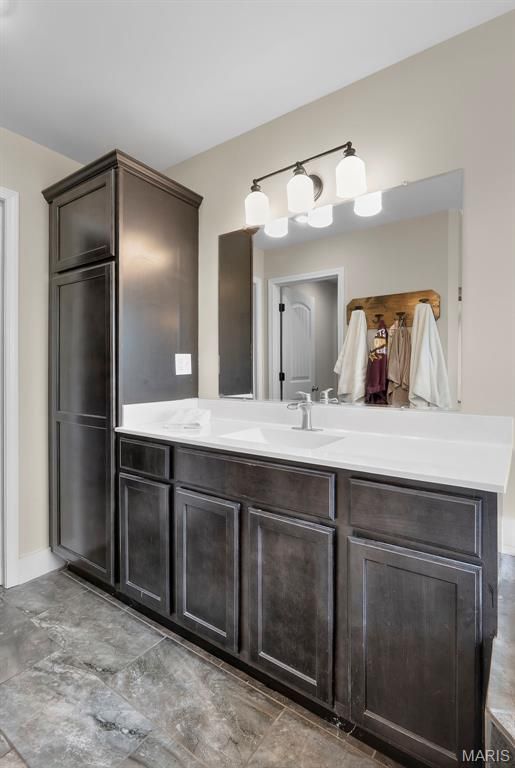 Image 16 of property listing at 100 Stull Drive, Benton, MO 63736