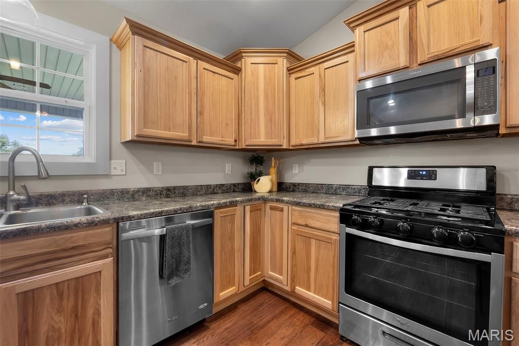 Image 24 of property listing at 100 Stull Drive, Benton, MO 63736