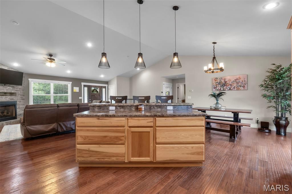 Image 27 of property listing at 100 Stull Drive, Benton, MO 63736