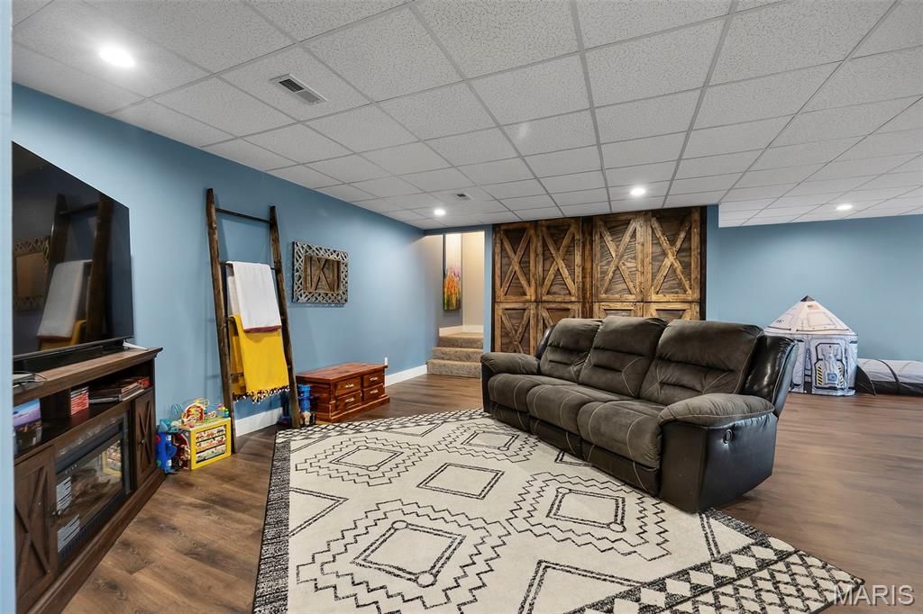 Image 38 of property listing at 100 Stull Drive, Benton, MO 63736