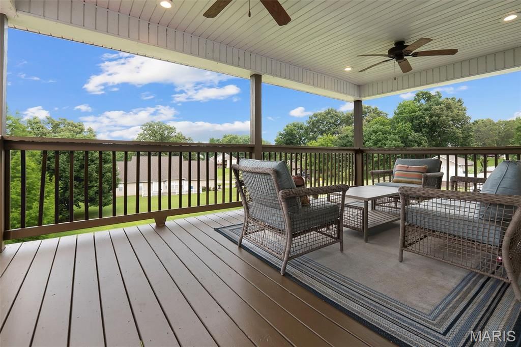 Image 10 of property listing at 100 Stull Drive, Benton, MO 63736