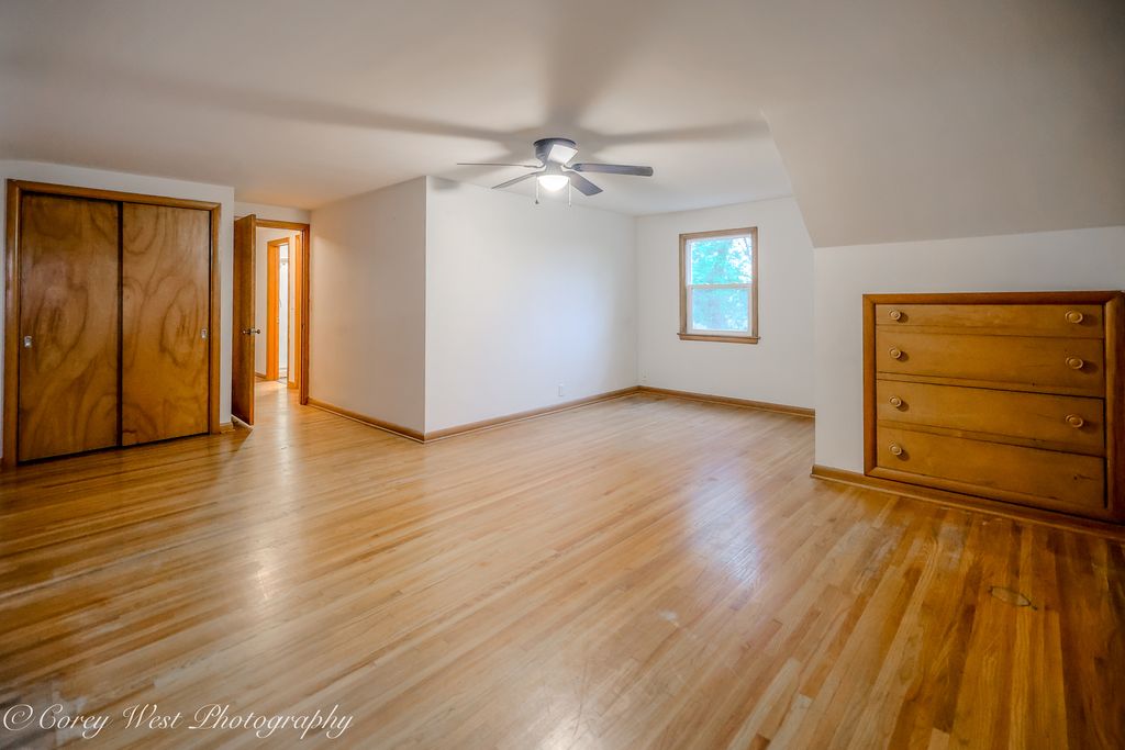 Image 20 of property listing at 8994 Illinois Route 64, Sycamore, IL 60178