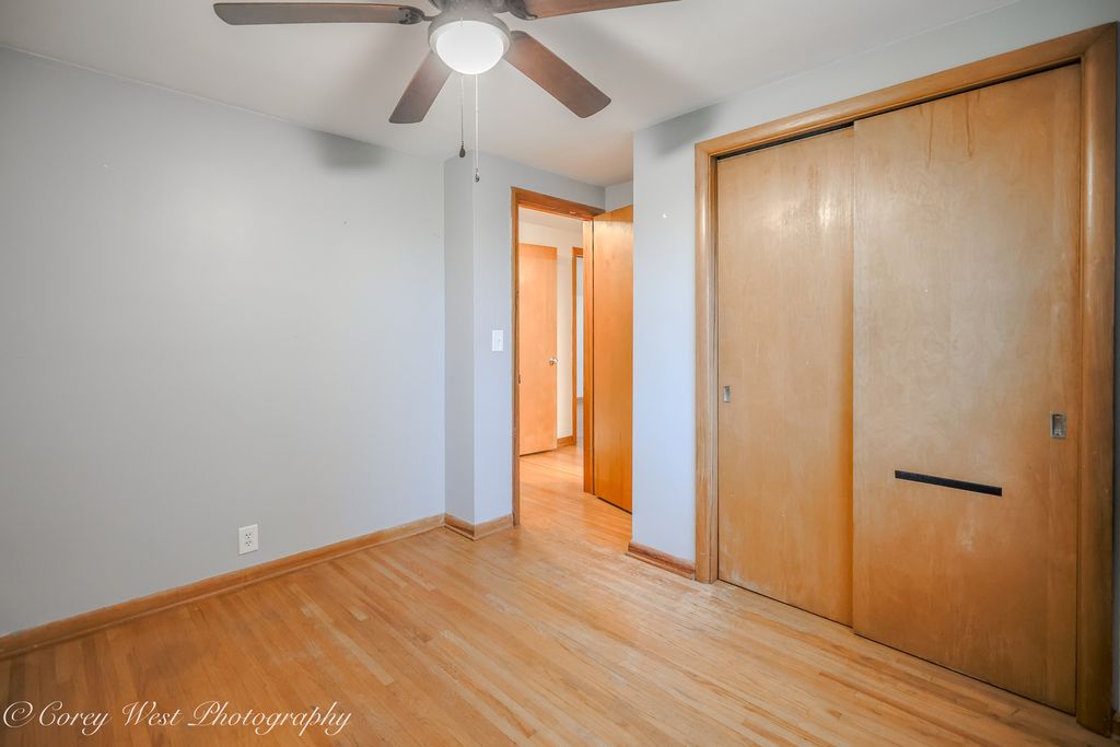 Image 21 of property listing at 8994 Illinois Route 64, Sycamore, IL 60178