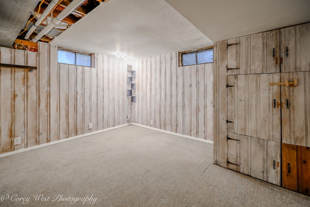 Image 30 of property listing at 8994 Illinois Route 64, Sycamore, IL 60178