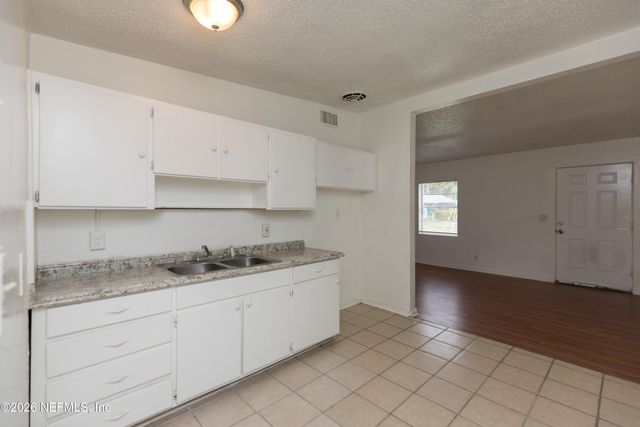 5601 PANSY Lane, Jacksonville, FL 32209