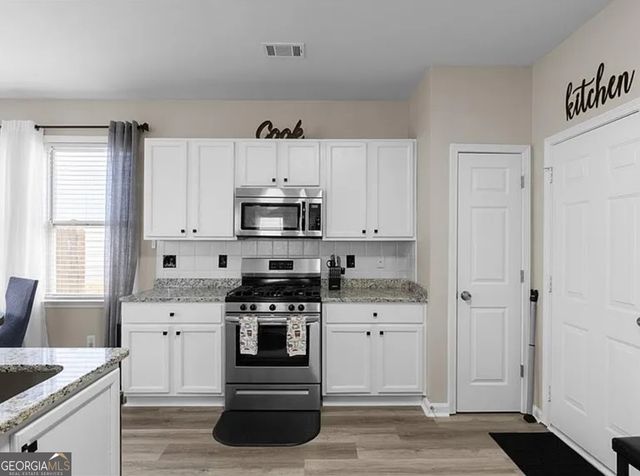 7404 Blue Jay Way, Union City, GA 30291