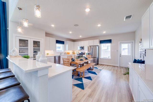 154 Beaver, San Antonio, TX 78253