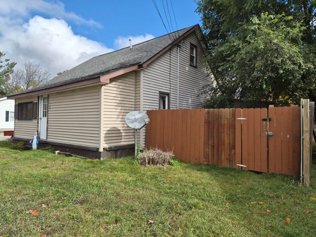 109 State Street, Grayling, MI 49738