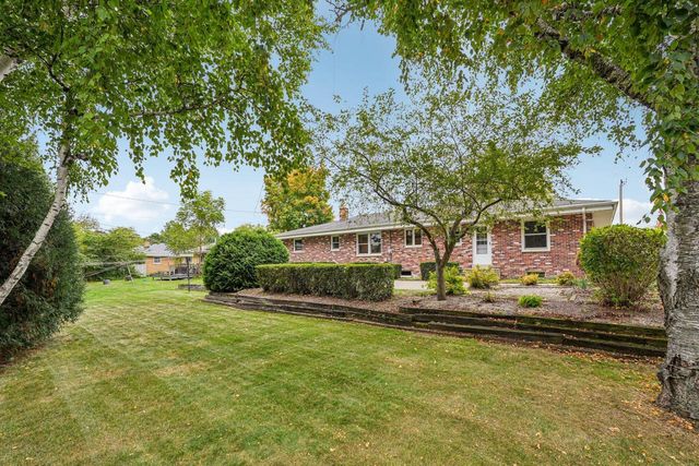 920 5th AVENUE, Grafton, WI 53024