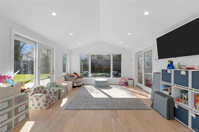 930 Smith Lane, Hewlett Neck, NY 11598