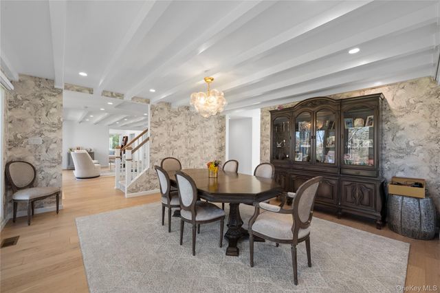 930 Smith Lane, Hewlett Neck, NY 11598