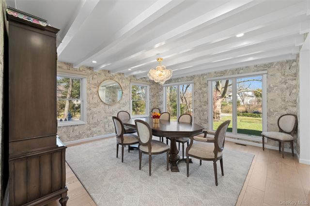930 Smith Lane, Hewlett Neck, NY 11598