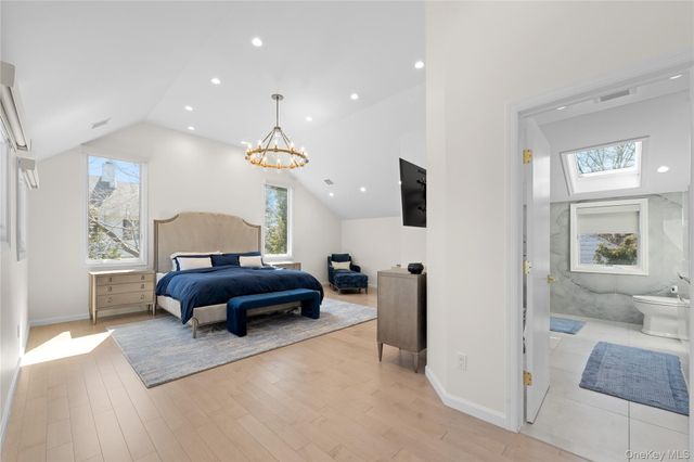 930 Smith Lane, Hewlett Neck, NY 11598