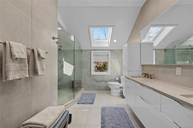 930 Smith Lane, Hewlett Neck, NY 11598