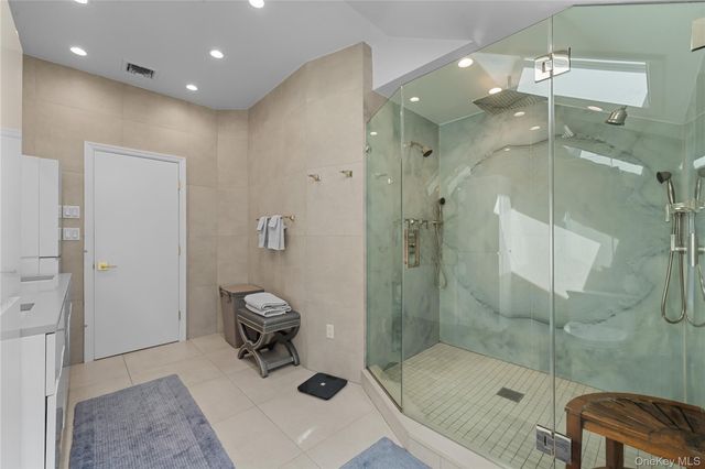 930 Smith Lane, Hewlett Neck, NY 11598