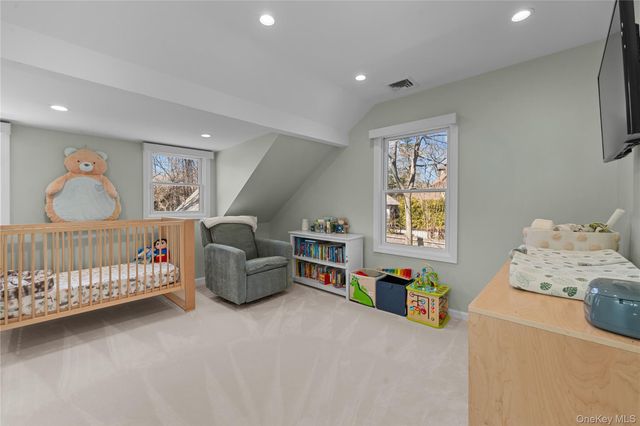 930 Smith Lane, Hewlett Neck, NY 11598