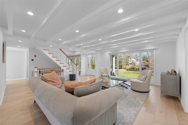 930 Smith Lane, Hewlett Neck, NY 11598