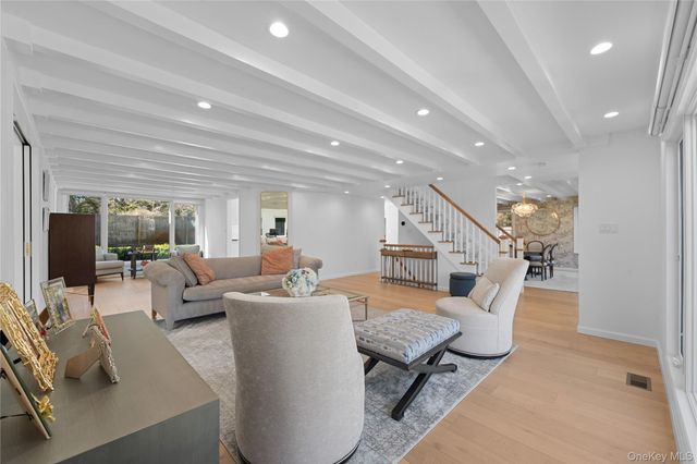 930 Smith Lane, Hewlett Neck, NY 11598