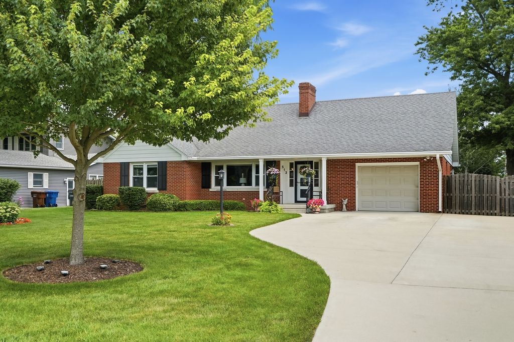 513 N West Street, Peotone, IL 60468