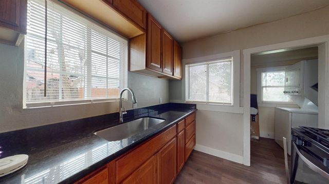 4097 16th Ave, Sacramento, CA 95820