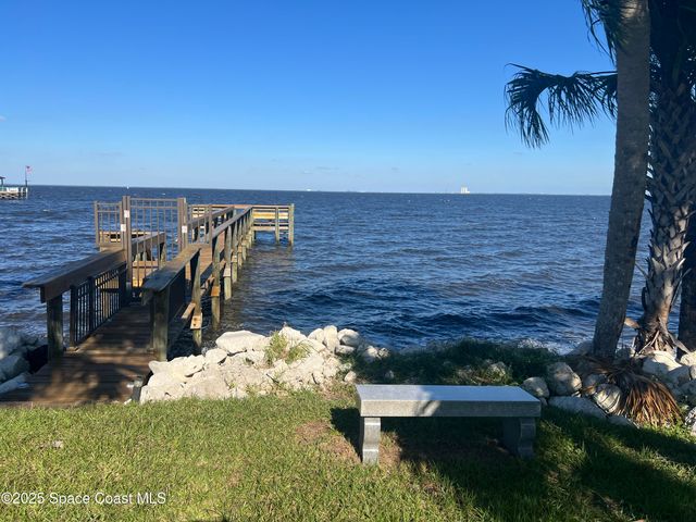 19 Lagoon Way, Titusville, FL 32780