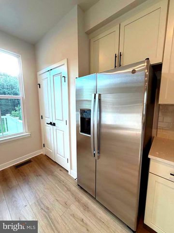27 FOXWOOD DR, Hainesport, NJ 08036
