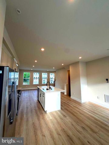 27 FOXWOOD DR, Hainesport, NJ 08036