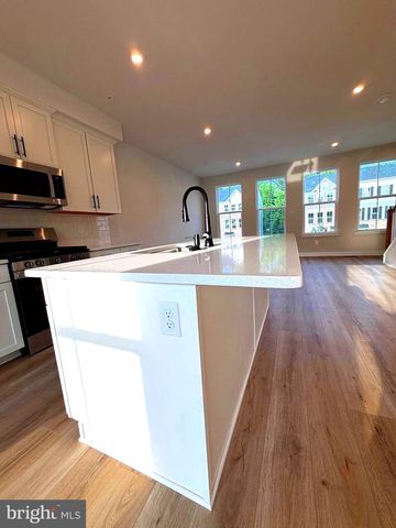 27 FOXWOOD DR, Hainesport, NJ 08036