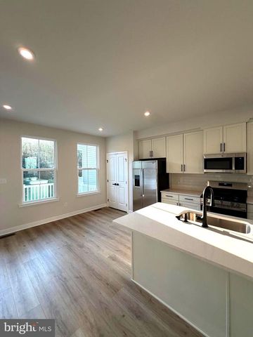 27 FOXWOOD DR, Hainesport, NJ 08036