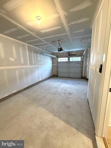 27 FOXWOOD DR, Hainesport, NJ 08036