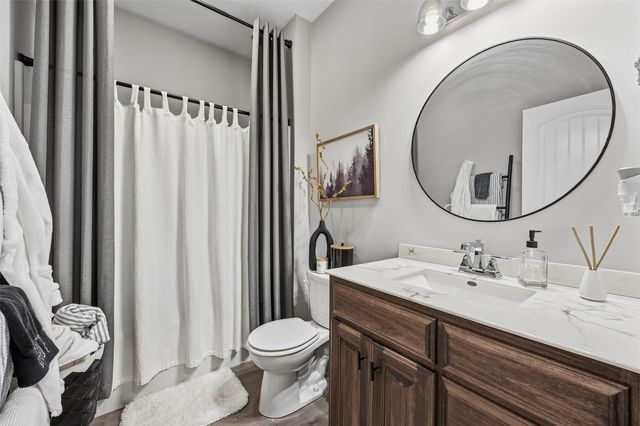 50 Ridgewood Drive, Hiawatha, IA 52233