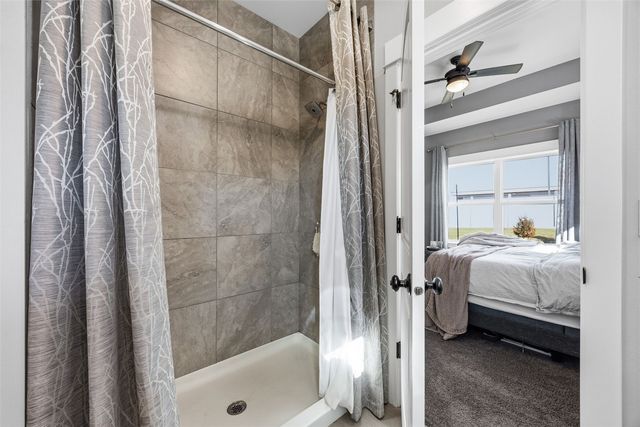 50 Ridgewood Drive, Hiawatha, IA 52233