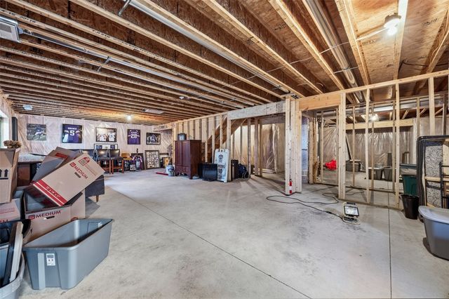 50 Ridgewood Drive, Hiawatha, IA 52233