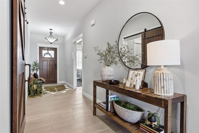 50 Ridgewood Drive, Hiawatha, IA 52233