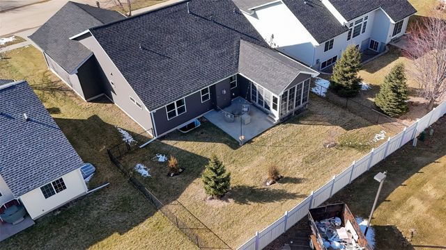 50 Ridgewood Drive, Hiawatha, IA 52233