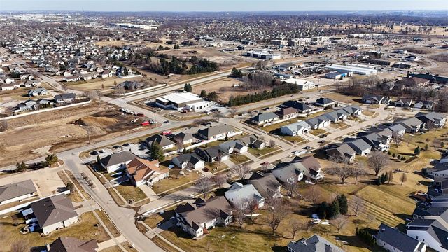 50 Ridgewood Drive, Hiawatha, IA 52233