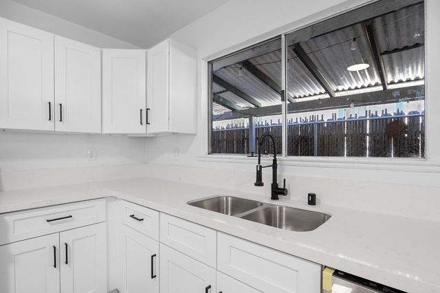 8000 37th Ave, Sacramento, CA 95824