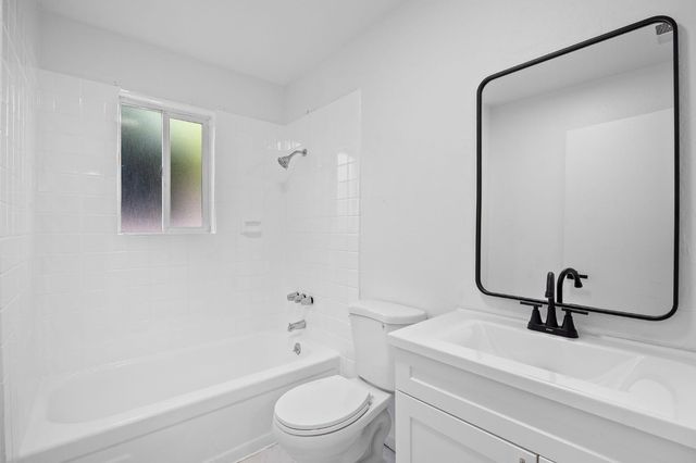 8000 37th Ave, Sacramento, CA 95824