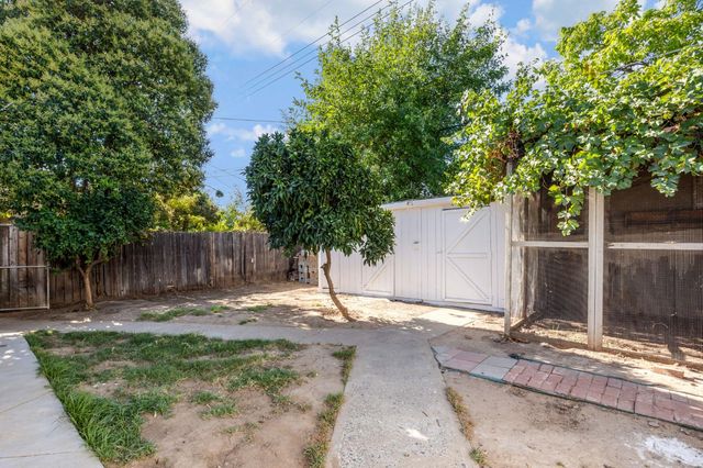 8000 37th Ave, Sacramento, CA 95824