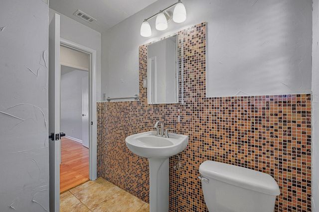 5406 Vicki Street, Haltom City, TX 76117