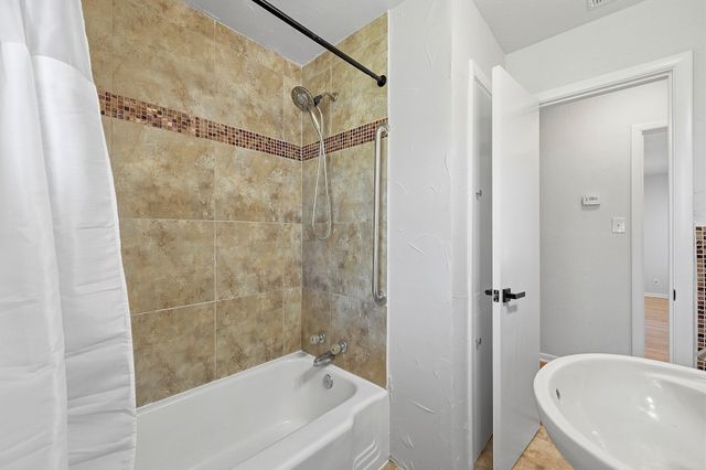 5406 Vicki Street, Haltom City, TX 76117