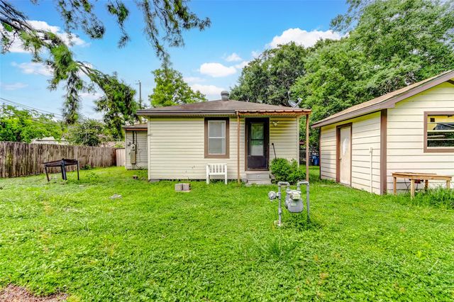 126 Margie Lane, Houston, TX 77037