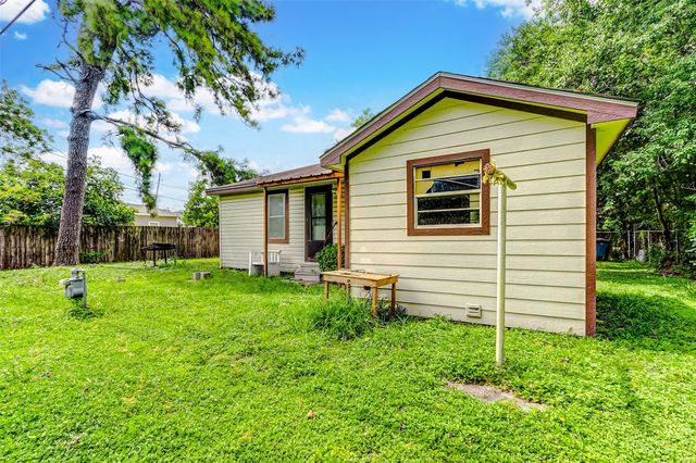 126 Margie Lane, Houston, TX 77037