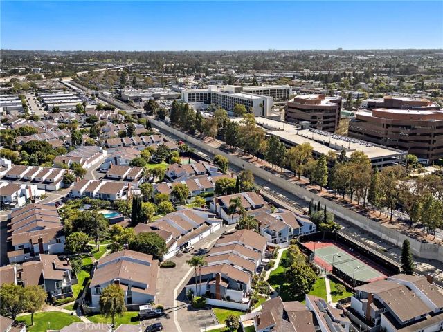 622 Whitney Way, Costa Mesa, CA 92626