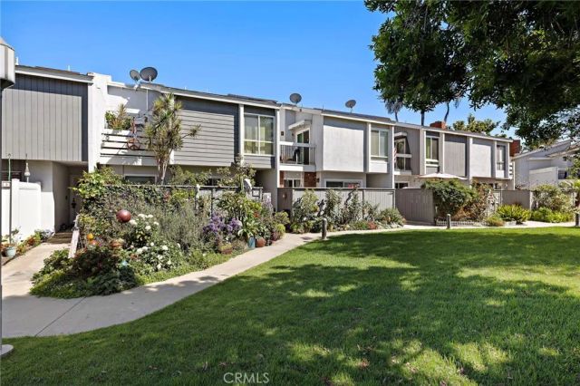622 Whitney Way, Costa Mesa, CA 92626
