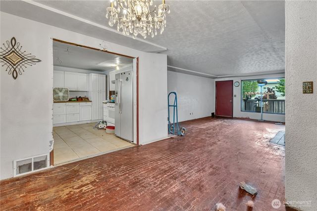 8522 29th Street W, University Place, WA 98466