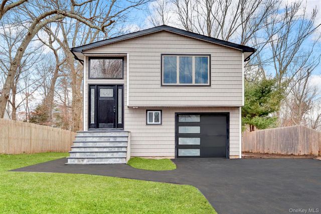 567 Puritan Drive, Shirley, NY 11967