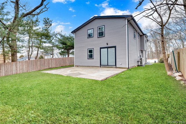 567 Puritan Drive, Shirley, NY 11967